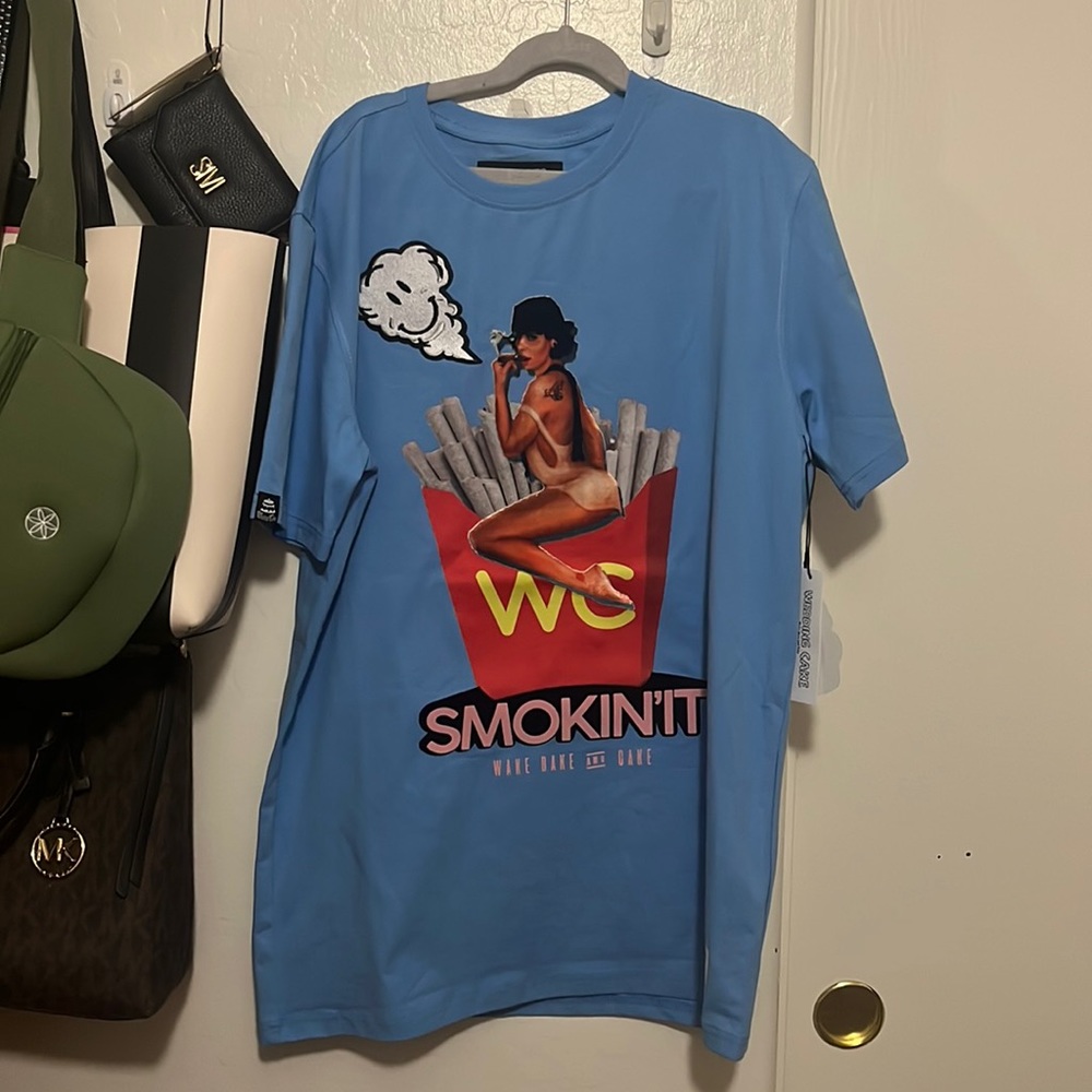 🔥 Wedding Cake 🎂 Smokin’ it collab tshirt. NWT. Size men’s small. / W med